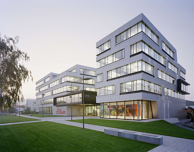 s.OliverHQseitlich1137