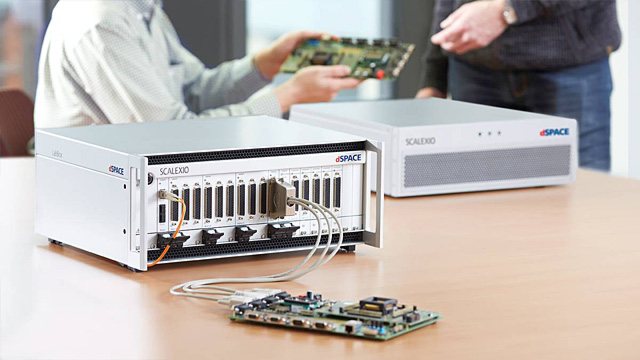 SCALEXIO LabBox (zdroj: Humusoft) SCLXLabBox-1616