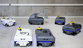 Autonomni mobilnI roboty MiR100 MiR200-1817