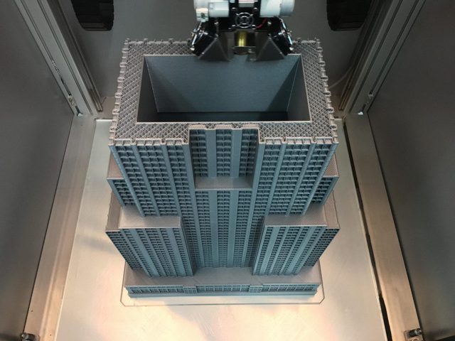 Druhá úroveň tisku modelu Empire State Building (zdroj: 3dprintingindustry.com) ESB-level-2-1828