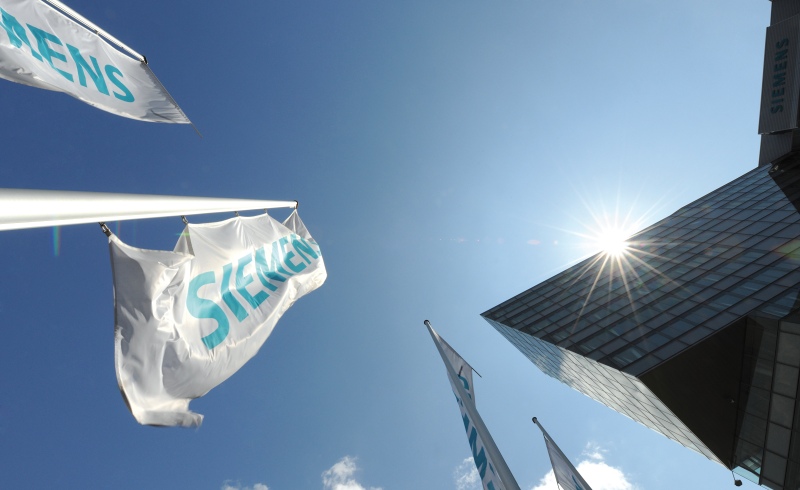 Siemens-main-flag-2226