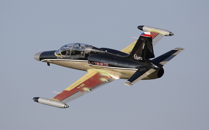 Foto Aero Prototyp L-159 T2X ma za sebou zalet 2-2242