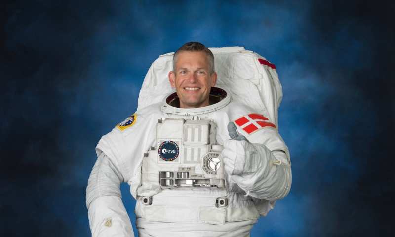 Andreas Mogensen in EVA suit portrait-2408
