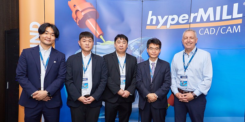OPEN MIND Technologies Korea: Sung-Gyu Kim, senior aplikační inženýr, Woo-Hyuk Lee, senior aplikační inženýr, Seung-Jin Lee, technický manažer, Dong-Keug Kim, generální ředitel, a Volker Nesenhöner, generální ředitel OPEN MIND Technologies AG (zleva doprava)  /zdroj: OPEN MIND/ Open Mind hpm 602-2543