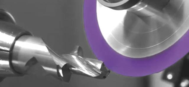 bild-1 Schleifscheibe an Bohrer 2025-12-2551