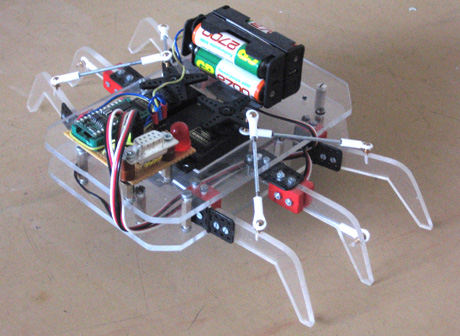 Robot s mikropočítačem a zdrojem energie